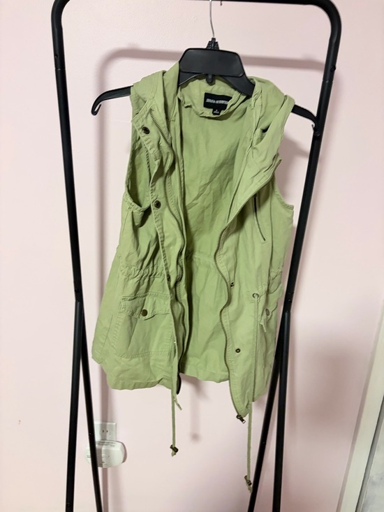 Zenana Outfitters Jackets & Blazers - Zenana Size Large Light Green Hooded Utility Vest Like New